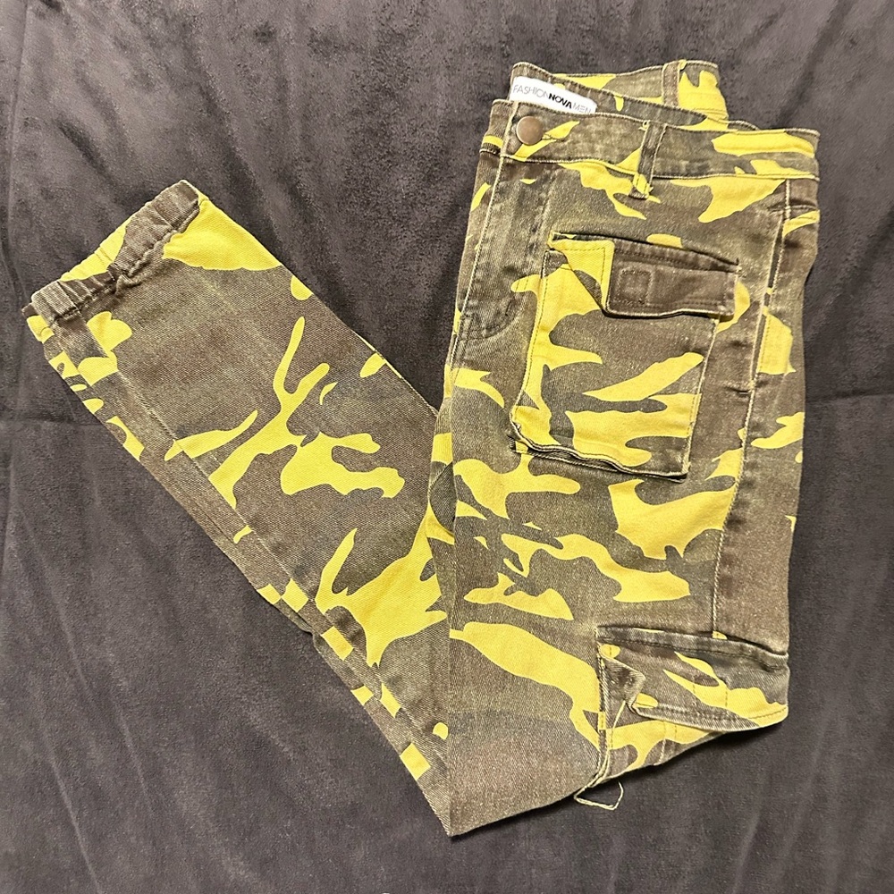 Fashion Nova Men Jeans / Camo Cargo Pants Size 30